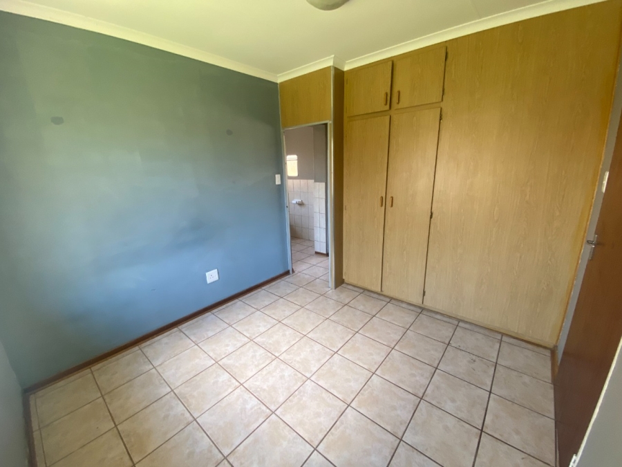2 Bedroom Property for Sale in Roylglen Gardens Northern Cape